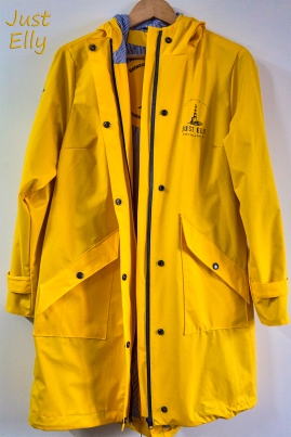 Raincoat yellow 01